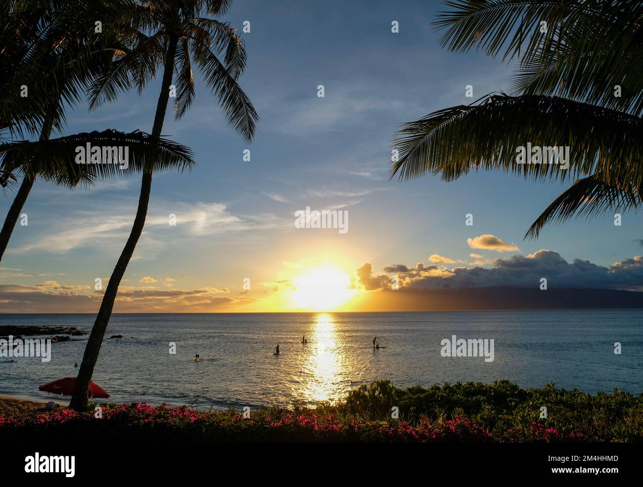 Tramonto, spiaggia della baia di Napili, Maui, Hawaii. Foto Stock