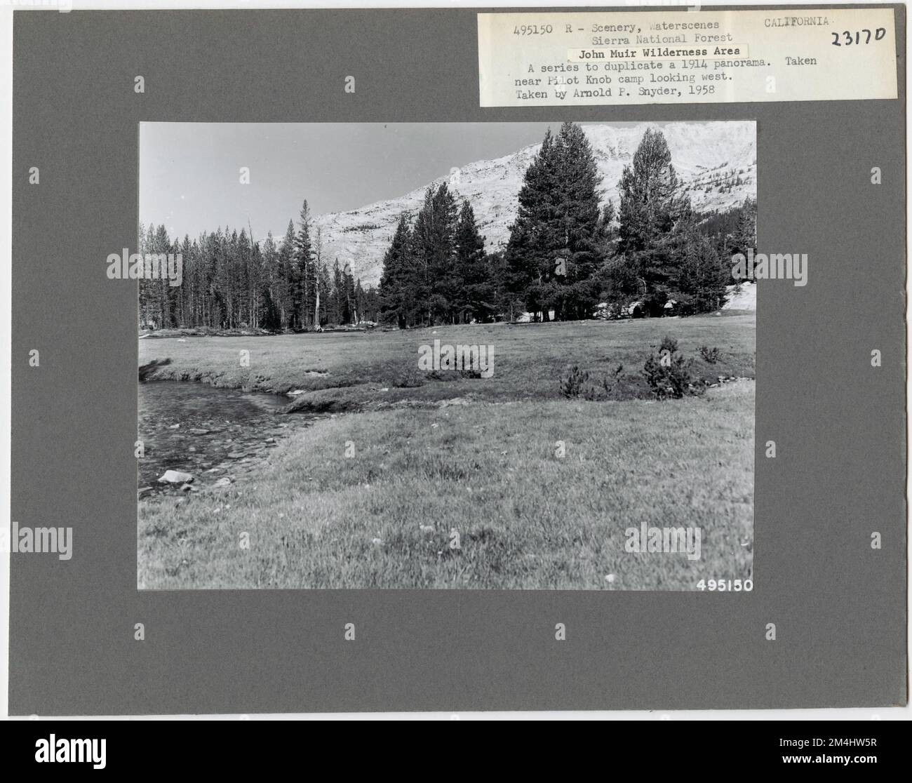 River Scenes - California. Fotografie relative alle foreste nazionali, alle pratiche di gestione delle risorse, al personale e alla storia culturale ed economica Foto Stock
