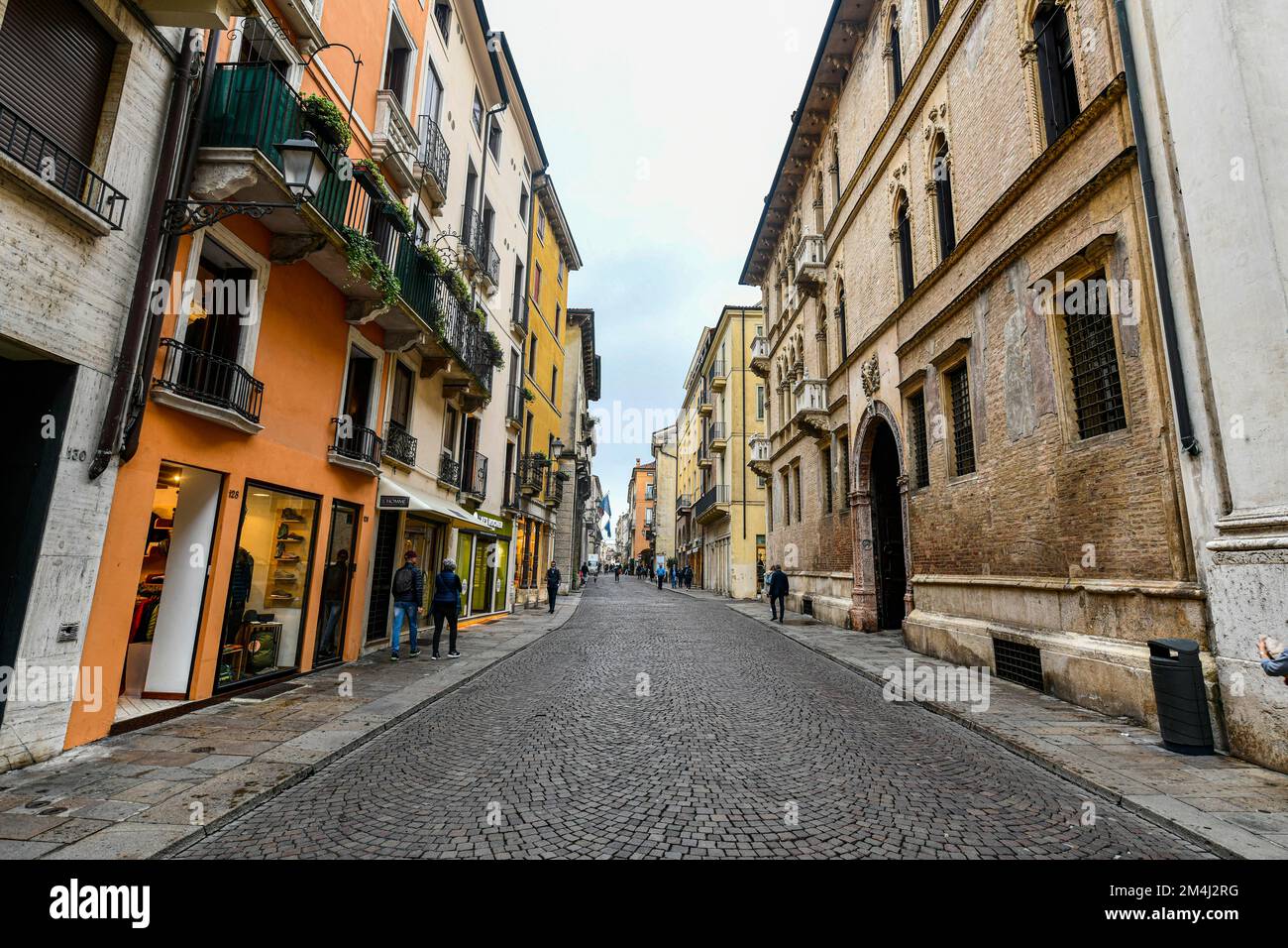 Centro storico nel sito patrimonio dell'umanità dell'UNESCO Vicenza, Italia Foto Stock