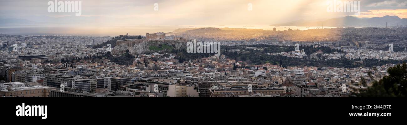 Panorama della città, umore serale, tempio del Partenone, Acropoli, Atene, Grecia Foto Stock