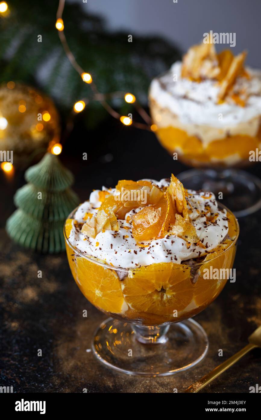Trifle natalizio con arancia e crema Foto Stock