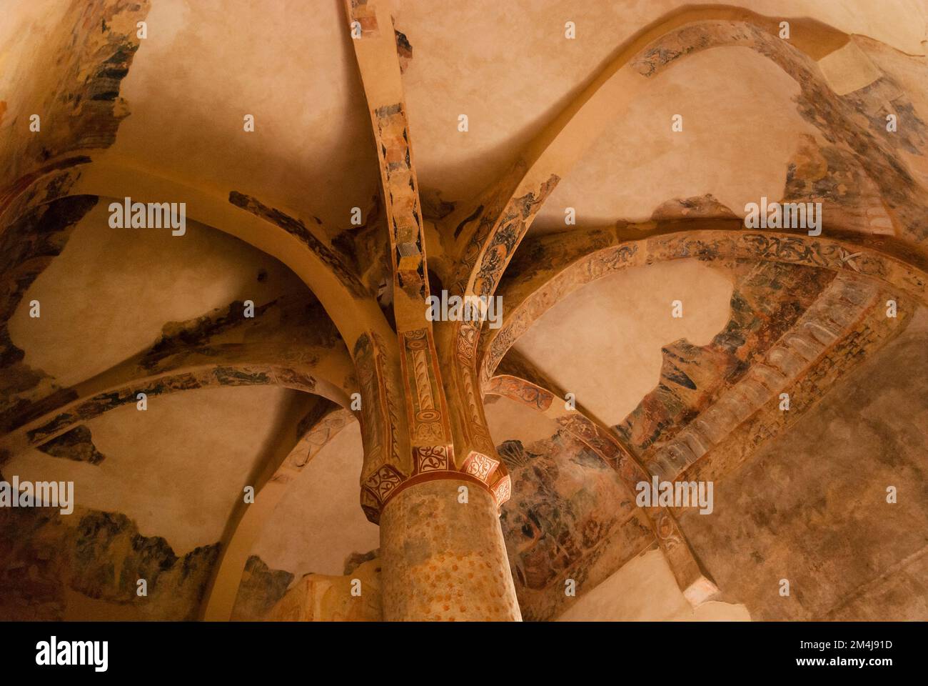 Pilastro centrale simile alla palma, che simboleggia San Baudilus. L''Eremo di San Baudelio de Berlanga è una chiesa dei primi del 11th° secolo. Lo è Foto Stock