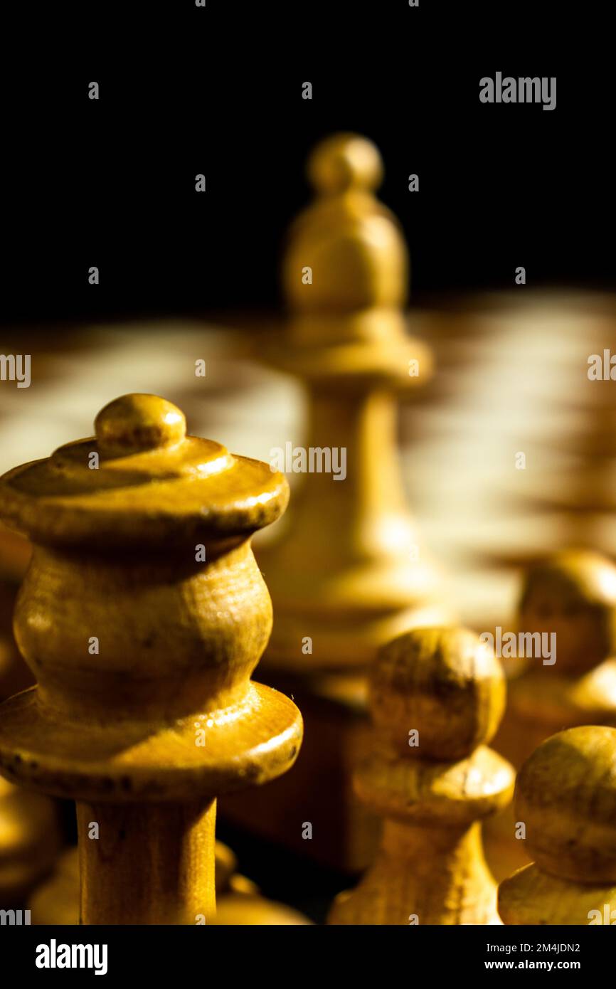 Pezzi di scacchi in prospettiva. Strategia game.Conceptual Foto Stock