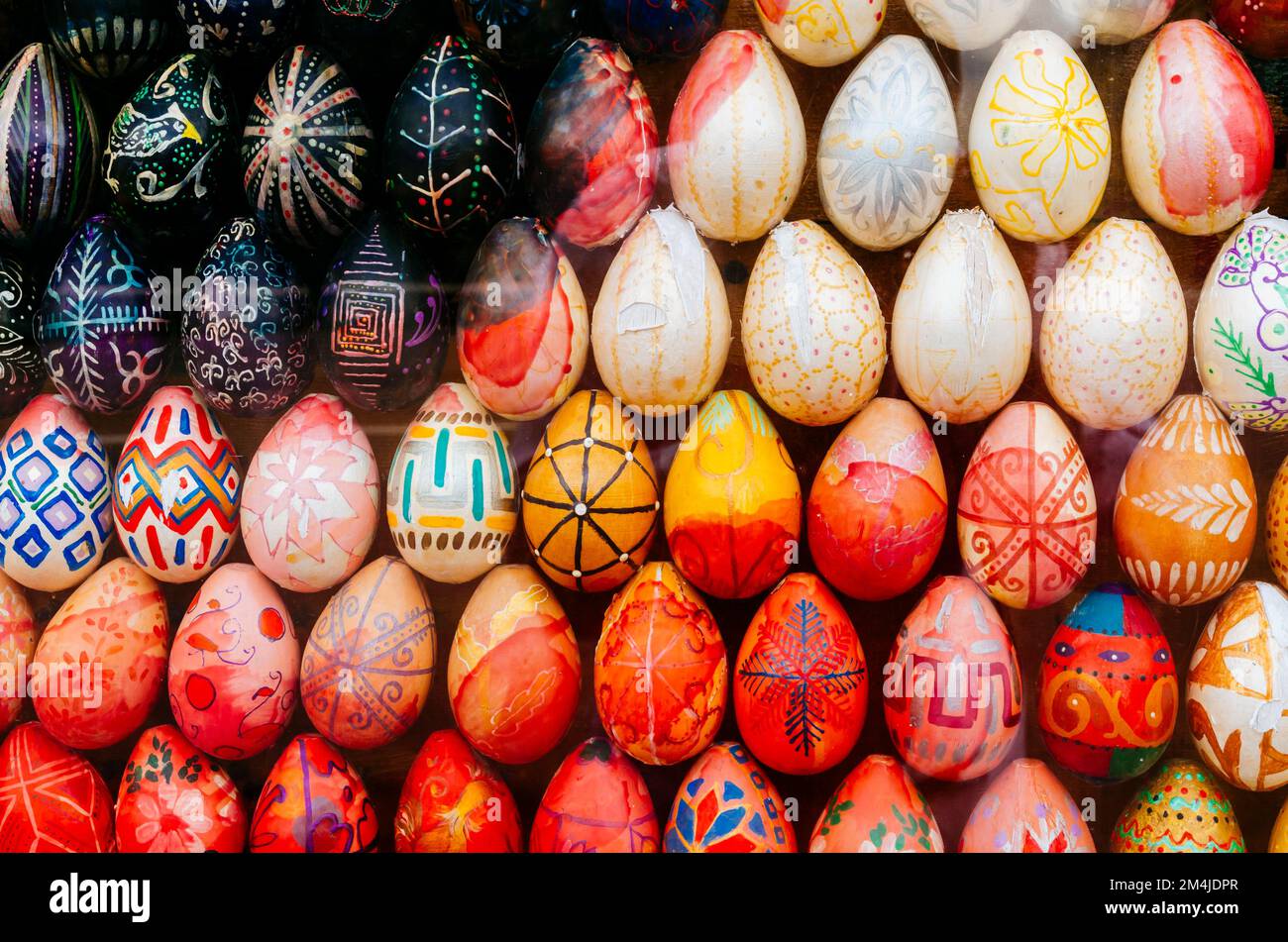 Particolare dell'opera artistica, l'Ull, di Oksana Mas, dono dell'artista in celebrazione del decimo anniversario della dichiarazione del romanico Foto Stock