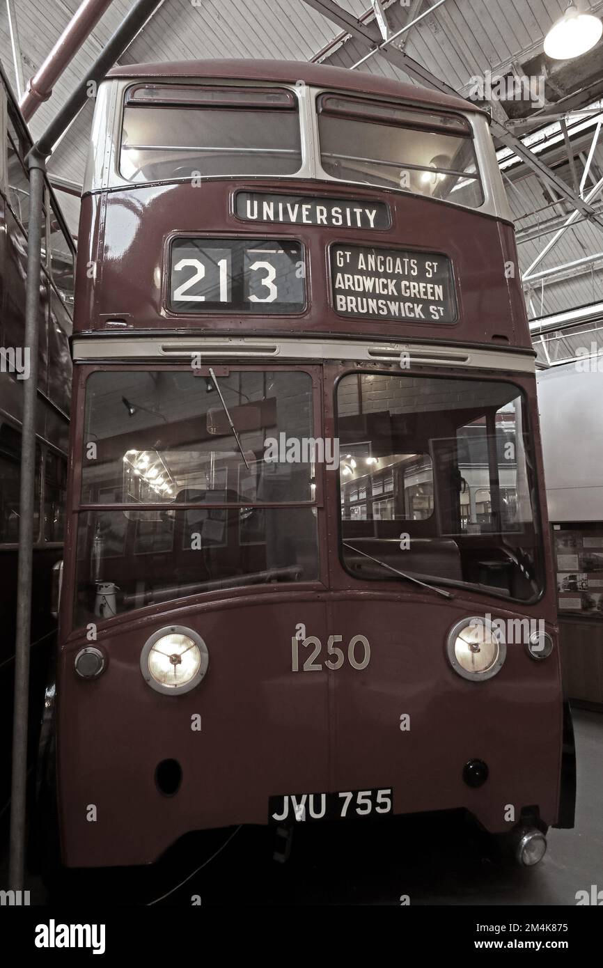 Tram di Manchester per l'università 213 GT Ancoats Street, Ardwick Green, Brunswick Street - 1250 - JVU755 seppia Foto Stock