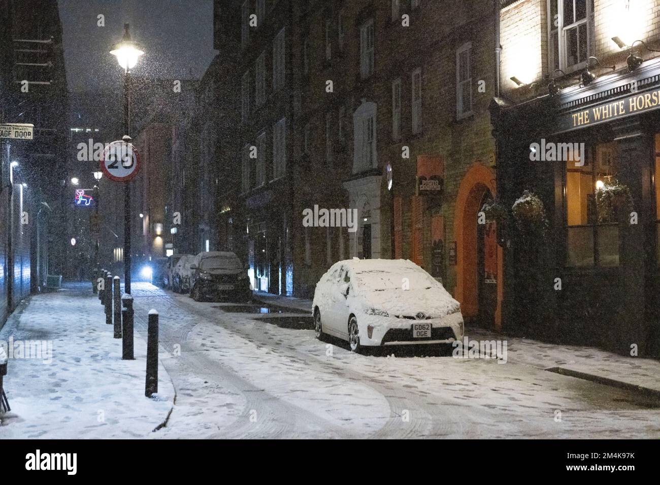Questa sera la neve cade a Londra, come si vede nel centro di Londra. Immagine scattata il 1st dicembre 2022. © Belinda Jiao jiao.bilin@gmail.com 07598931257 http Foto Stock