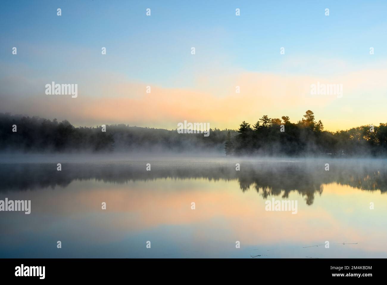 George Lake at Dawn, Killarney Provincial Park, Ontario, Canada Foto Stock