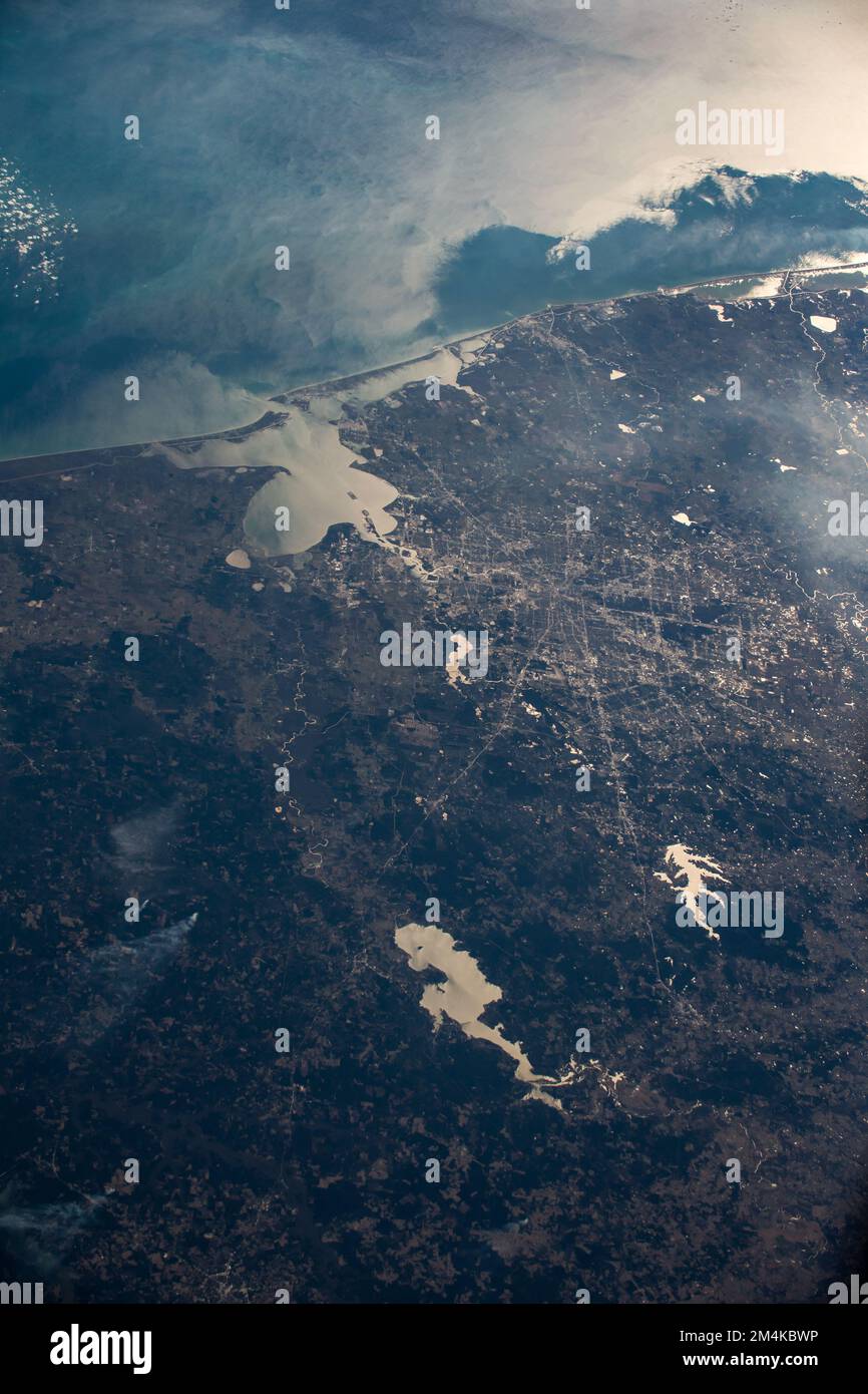 Vista aerea dall'alto della costa del Golfo di Houston, Texas. Ottimizzato digitalmente. Elementi di questa immagine forniti dalla NASA. Foto Stock