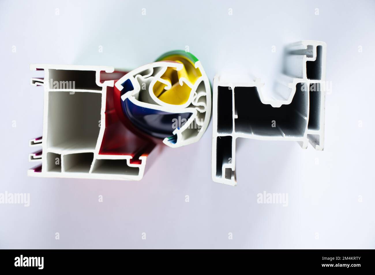 telaio della finestra in alluminio come esempio, finestra sezionale, profilo della finestra verniciato dalla fabbrica Foto Stock