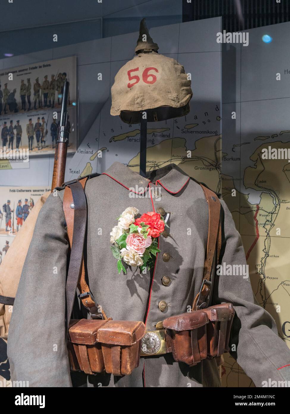 Uniforme di un privato tedesco del reggimento di fanteria del 56th durante la prima guerra mondiale presso l'Imperial War Museum, Londra, Regno Unito. Foto Stock