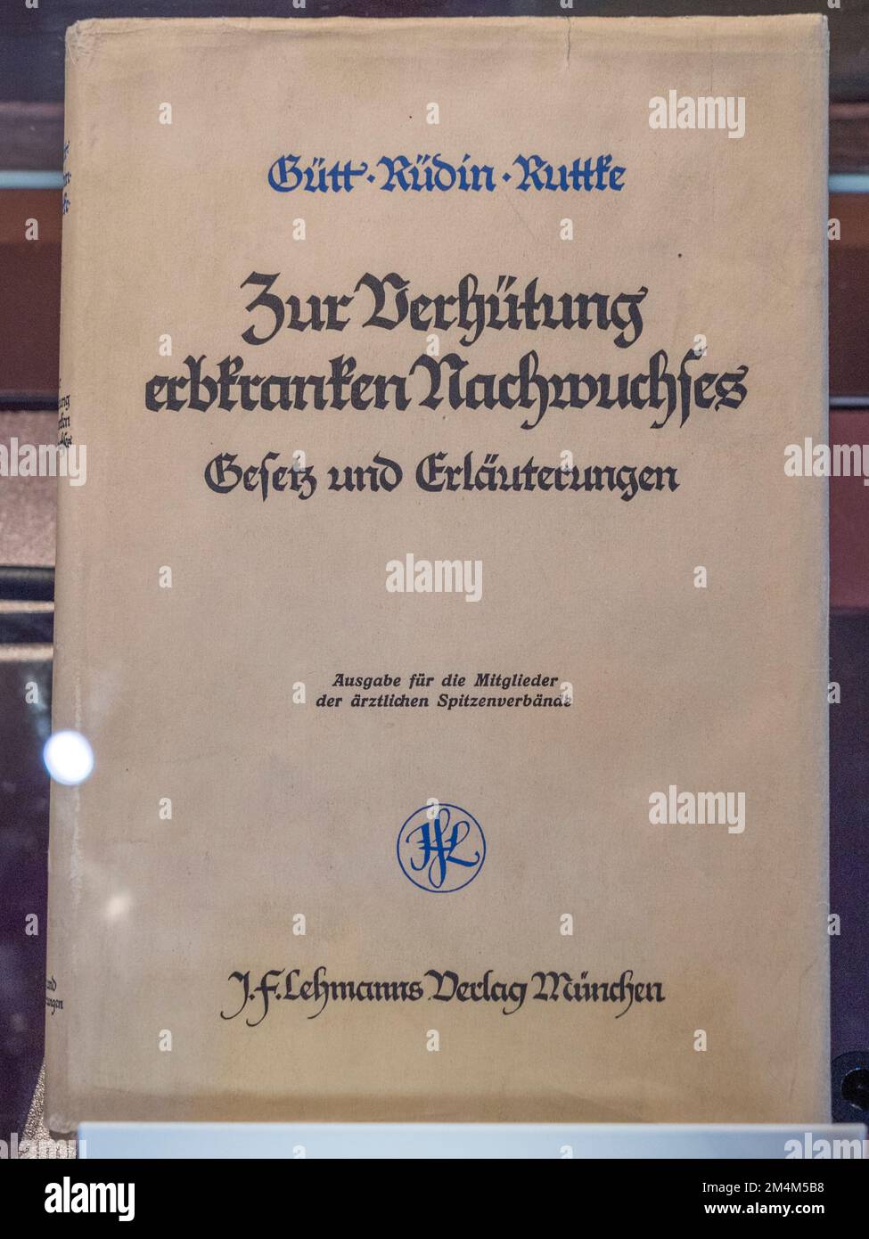 La legge del 1933 per la 'prevenzione della prole ereditariamente malata', sterlisazione forzata legilizzata, Imperial War Museum, Londra, Regno Unito. Foto Stock