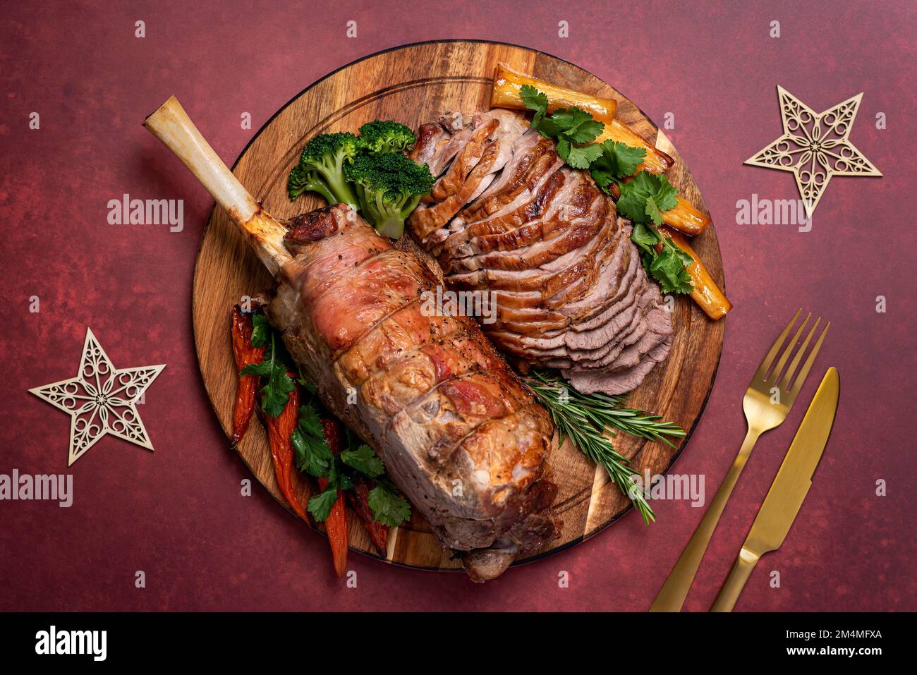 Fotografia alimentare di agnello arrosto, carne, macelleria, guarnitura Foto Stock
