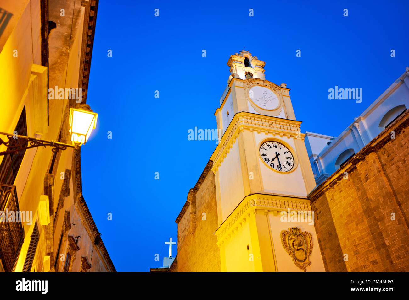 Salento. Puglia Puglia Italia. Gallipoli. La cattedrale di notte Foto Stock