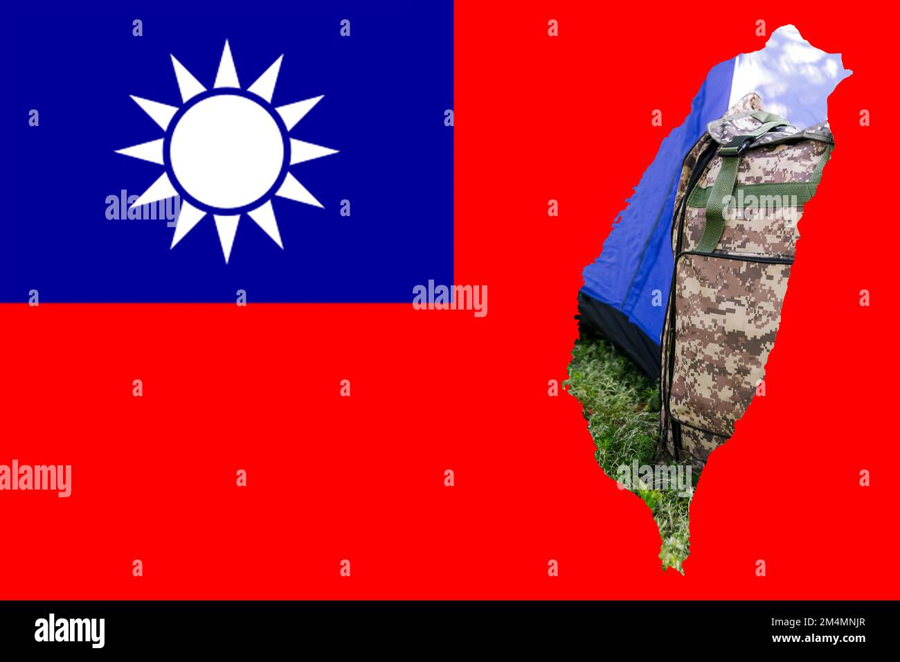 Sfocare la bandiera di Taiwan, i colori ufficiali e le proporzioni corrette. Bandiera nazionale di Taiwan. Mappa di Taiwan. Democrazia. Zaino da guerra e militare. Fuori fuoco. Foto Stock