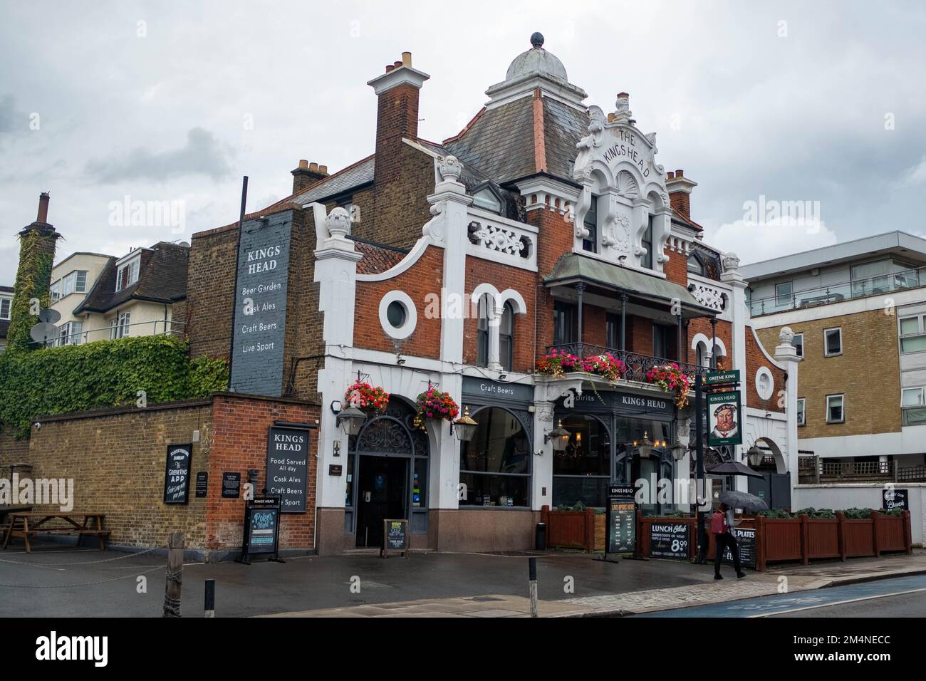 Londra - Settembre 2022: Kings Head pub su Upper Tooting Road a Tooting, sud-ovest di Londra Foto Stock
