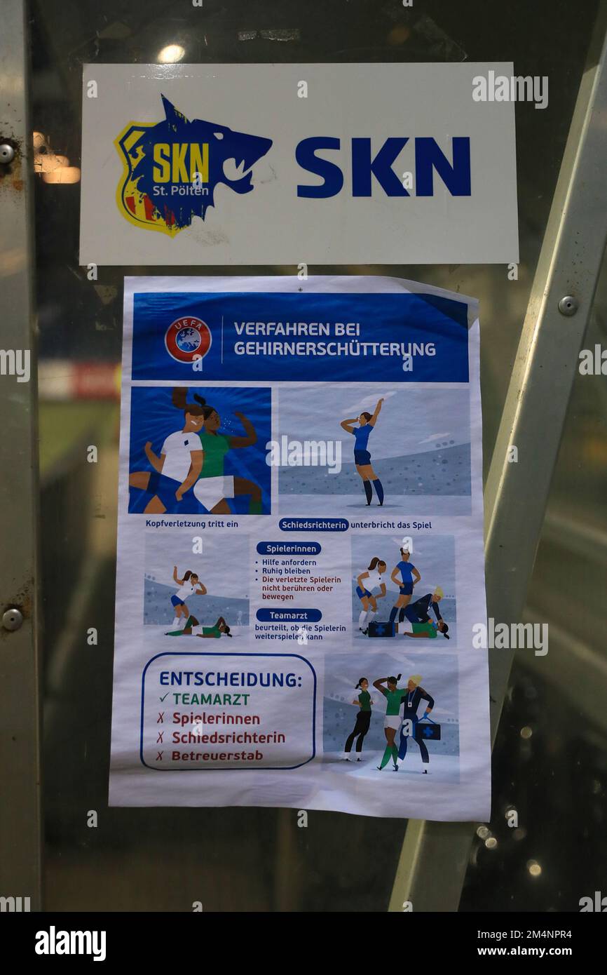 Protocollo di lesione alla testa per la partita di gruppo UEFA Womens Champions League SKN St Ponten vs VfL Wolfsburg alla NV Arena St Ponten (Tom Seiss/ SPP) Credit: SPP Sport Press Photo. /Alamy Live News Foto Stock