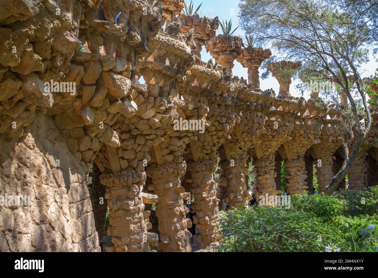 Creazioni di Gaudi nel Parco Guell, a Barcellona, Spagna Foto Stock