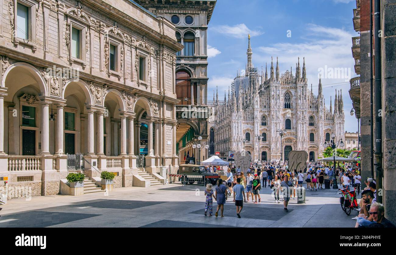 Palazzo Giureconsulti in Piazza dei Mercanti con vista sul Duomo, Milano, Lombardia, Italia settentrionale Foto Stock
