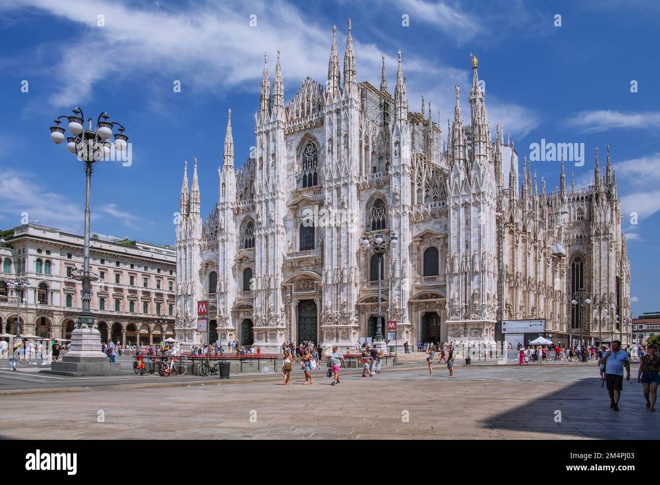 Piazza del Duomo con Cattedrale, Milano, Lombardia, Italia del Nord Foto Stock