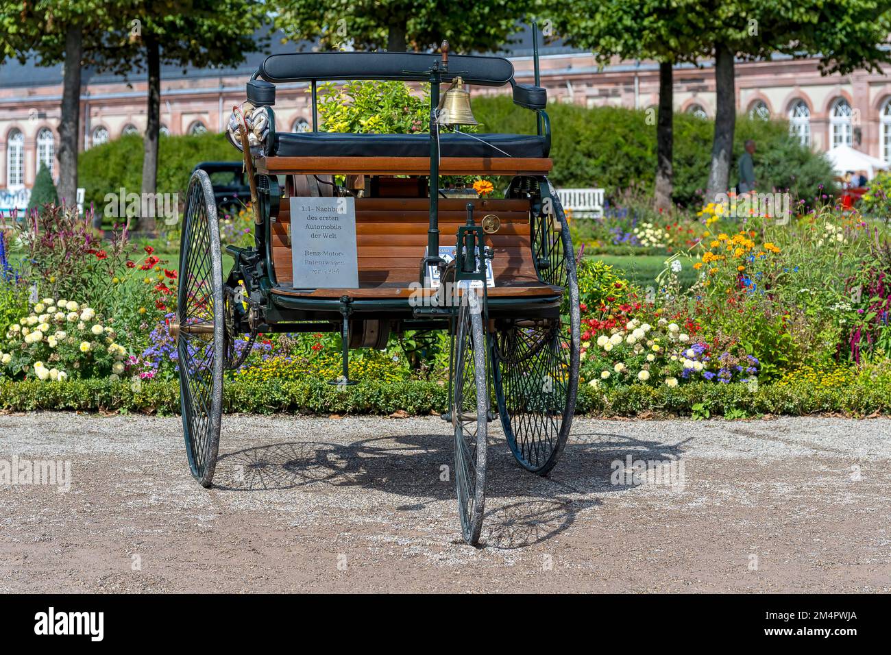 Vettura verniciata Vintage Benz, Germania 1885, 1 cilindri, raffreddata ad acqua, triciclo, 850 cc, 1. 75 cv, 2 velocità, 210 kg, 35 km h, Classic Gala, Internazionale Foto Stock
