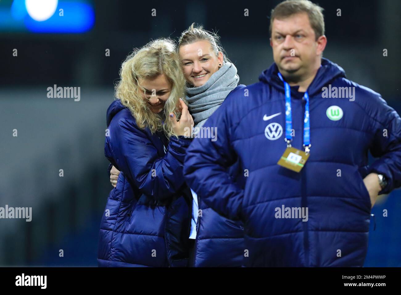 Alexandra Popp e Lena Lattwein prima della partita di gruppo UEFA Womens Champions League SKN St Ponten vs VfL Wolfsburg alla NV Arena St Ponten (Tom Seiss/ SPP) Credit: SPP Sport Press Photo. /Alamy Live News Foto Stock