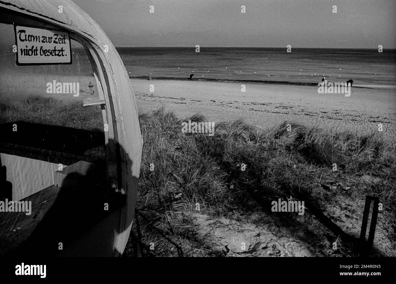 GDR, Binz, 04. 11. 1988, spiaggia, torre di salvataggio, architetto Ulrich Muether, esperto di conchiglie in cemento Foto Stock