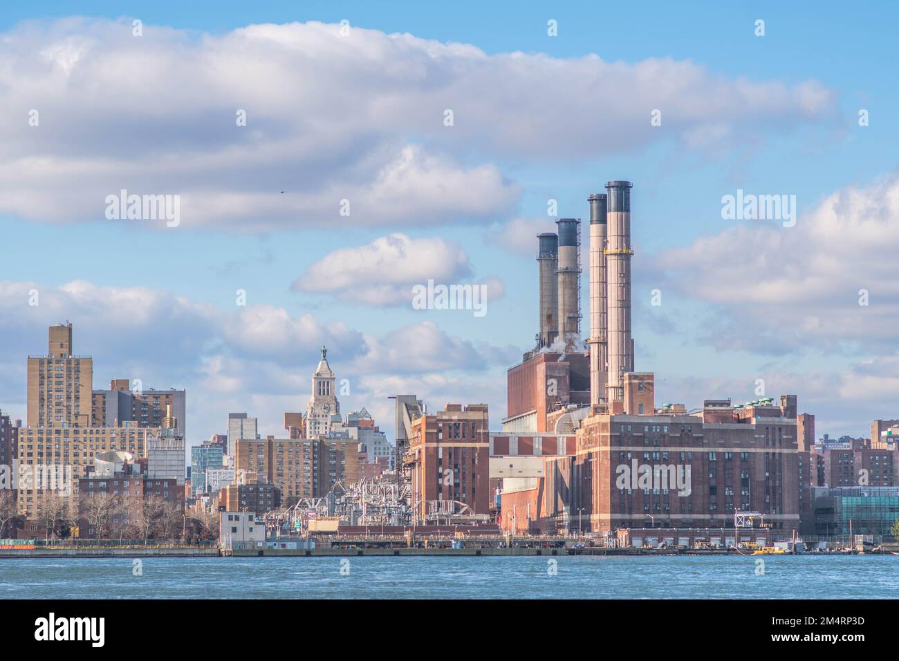 Gli edifici dello skyline di New York e New York New Jersey riprendono gli sfondi per copiare spazio foto a lunga esposizione, architettura notturna e viaggi in ufficio Foto Stock