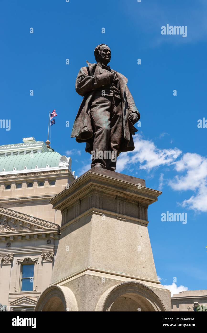 Indianapolis, Indiana - Stati Uniti - 29th luglio 2022: Il monumento Thomas A. Hendricks, costruito nel 1890 dall'artista Richard Henry Park, all'Indiana Foto Stock