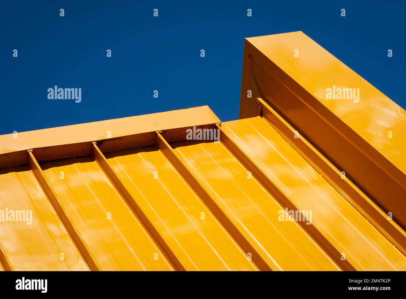 Tetto giallo, cielo blu, Petone, Wellington, Isola del Nord, Nuova Zelanda Foto Stock