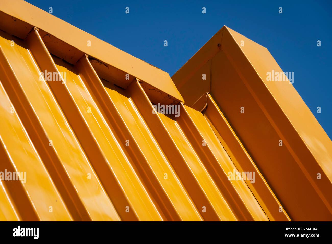 Tetto giallo, cielo blu, Petone, Wellington, Isola del Nord, Nuova Zelanda Foto Stock