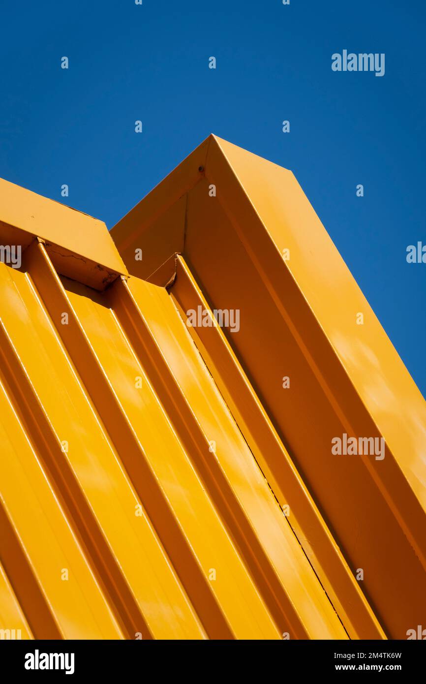 Tetto giallo, cielo blu, Petone, Wellington, Isola del Nord, Nuova Zelanda Foto Stock