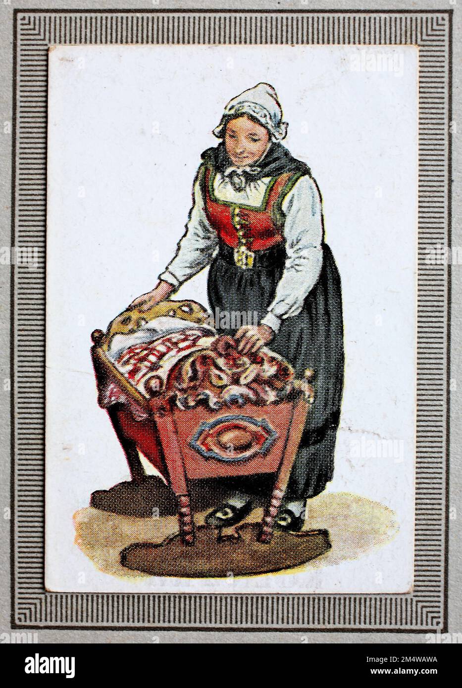Trachten in Deutschland im 19. Jahrhundert, Nordseegebeit, Frau, Bäuerin aus Friesland, Historisch, Digital restaurierte Reproduktion von einem Sammelbild aus dem Jahre ca 1910 / Costumi tradizionali in Germania nel 19th ° secolo, Mare del Nord, donna, contadina della Frisia, riproduzione storica, restaurata digitalmente da un quadro collettivo dell'anno circa 1910 Foto Stock