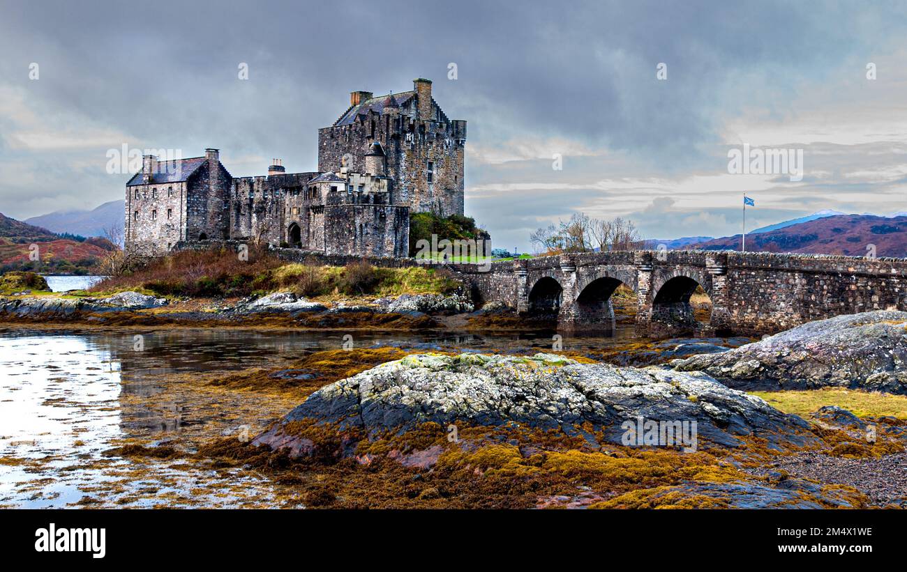 Eilean Donan Castello alla foce di Loch Duich nel Nord Ovest della Scozia Foto Stock