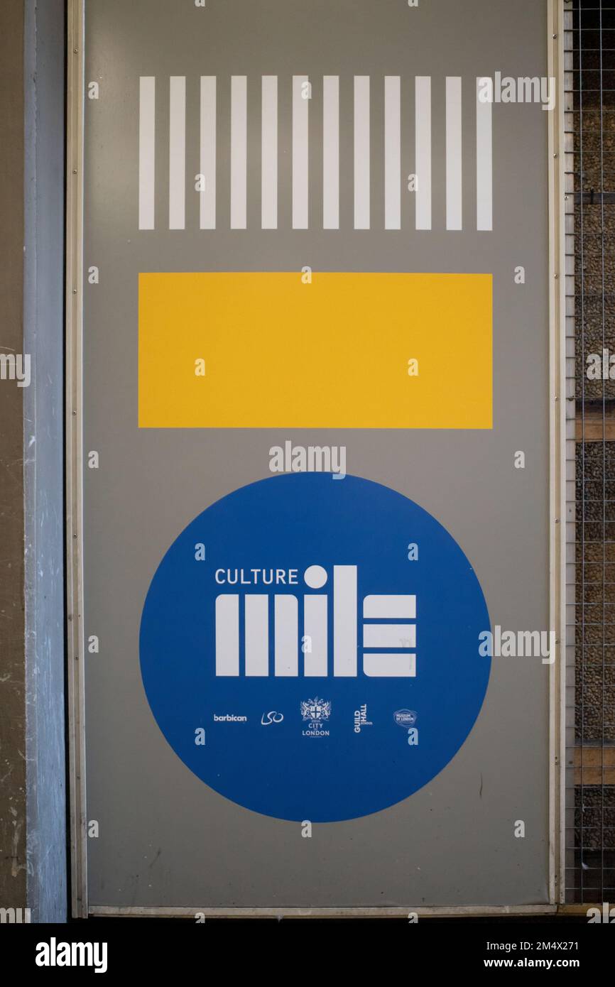 Il quartiere Culture Mile di Londra, che ospita il Barbican Centre, sede della London Symphony Orchestra e della Guildhall School of Music Foto Stock