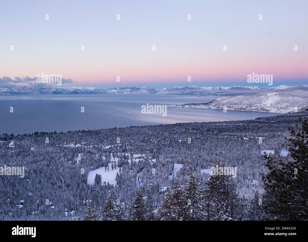 Tramonto invernale - Lago Tahoe Foto Stock Tramonto invernale - Lago Tahoe Foto Stock
