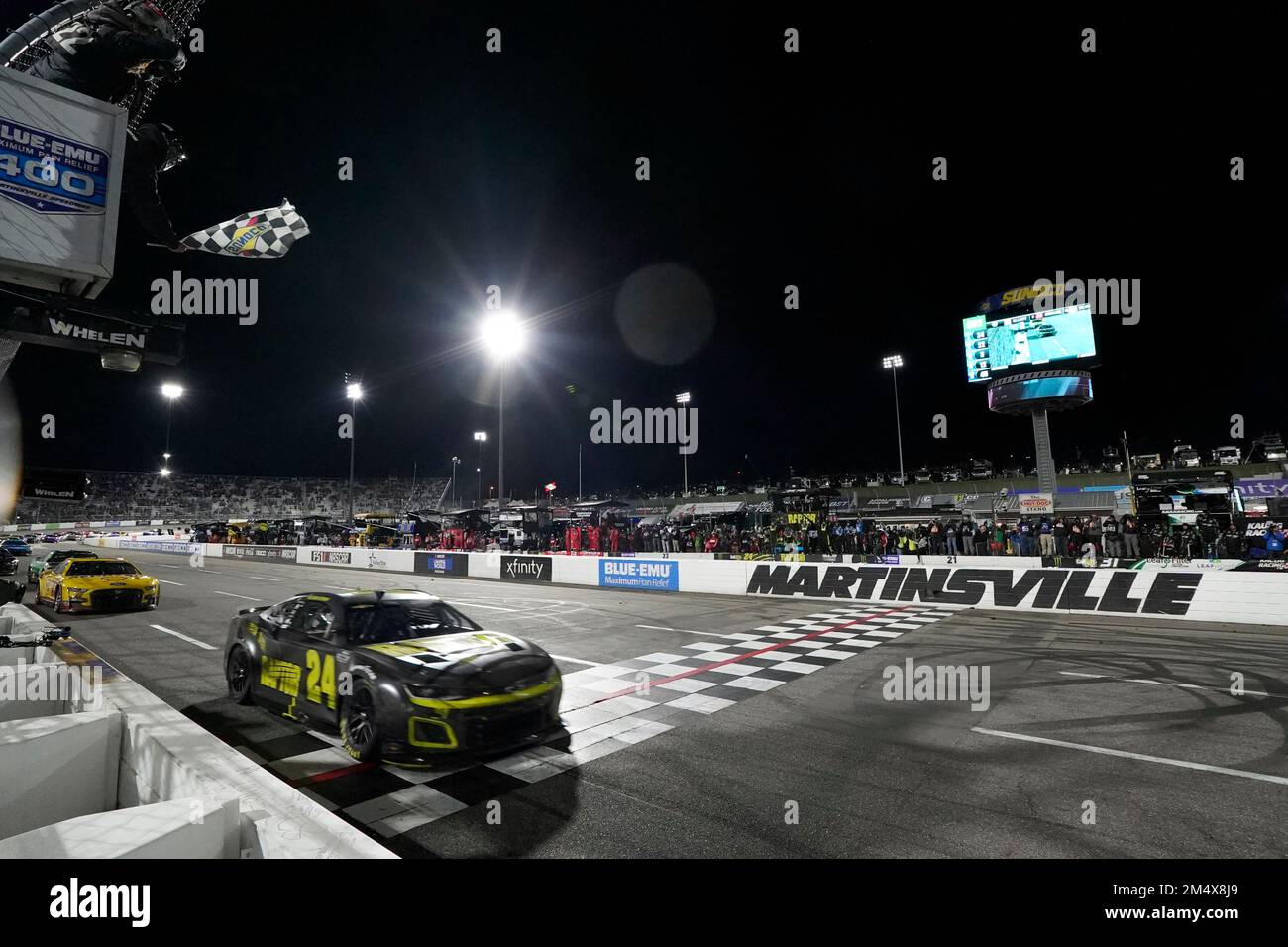 Martinsville, Virginia, Stati Uniti. 09th Apr, 2022. William Byron vince il Blue-EMU Maximum Pain Relief 400 al Martinsville Speedway di Martinsville, Virginia. Credit: csm/Alamy Live News Foto Stock