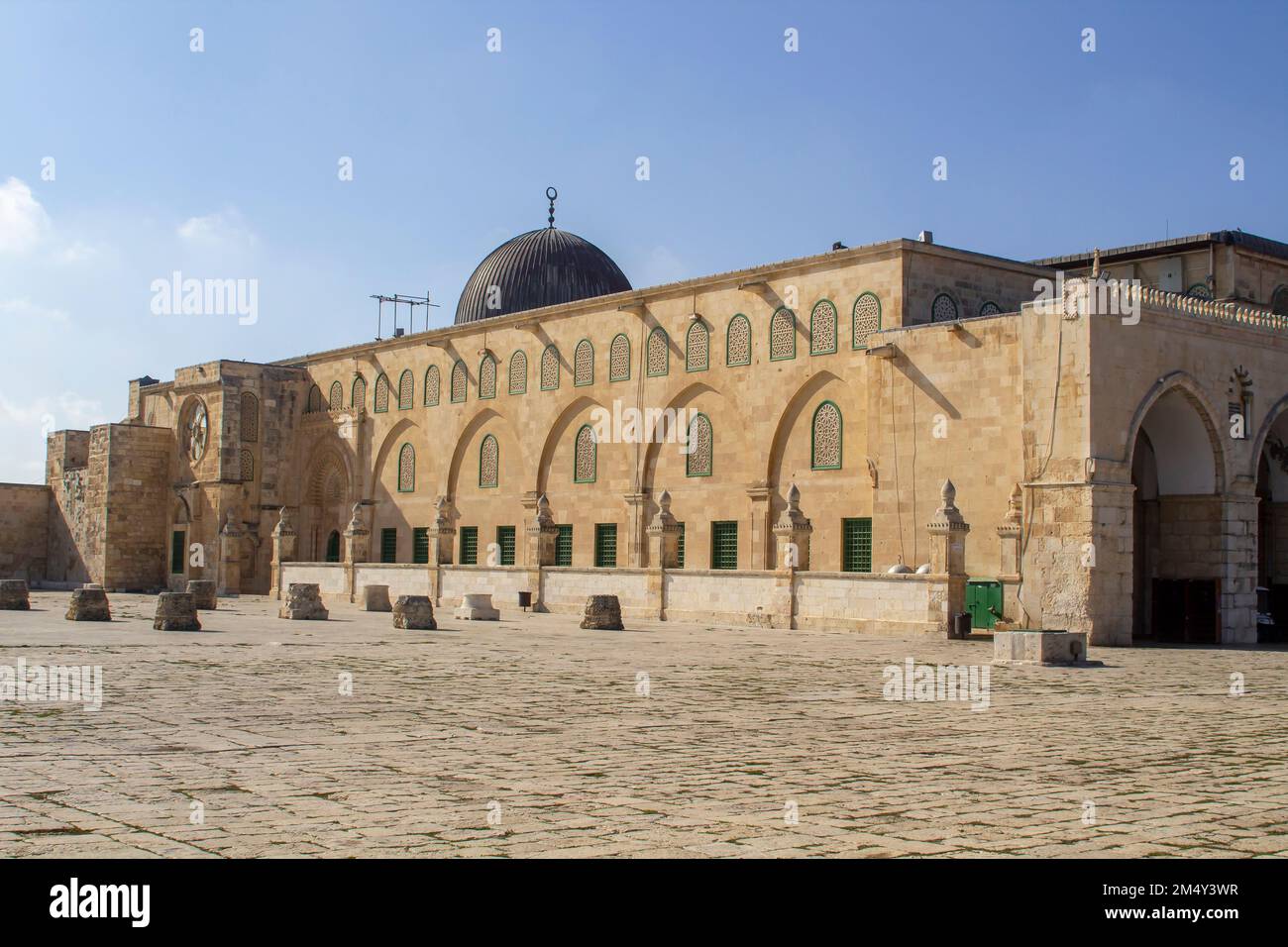 10 Nov 2022 la moschea al-Aqsa con la sua cupola di piombo situata sul Monte del Tempio a Gerusalemme Israele, il sito dell'originale tempio storico ebraico tha Foto Stock