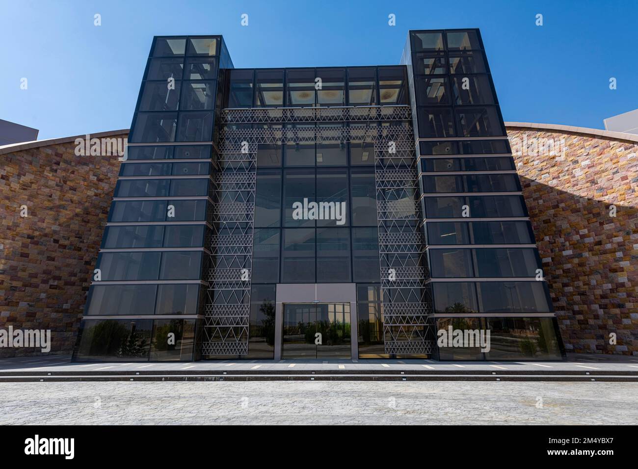 Moderno museo regionale presso il sito archeologico di al Ukhdud, Najran, Regno dell'Arabia Saudita Foto Stock