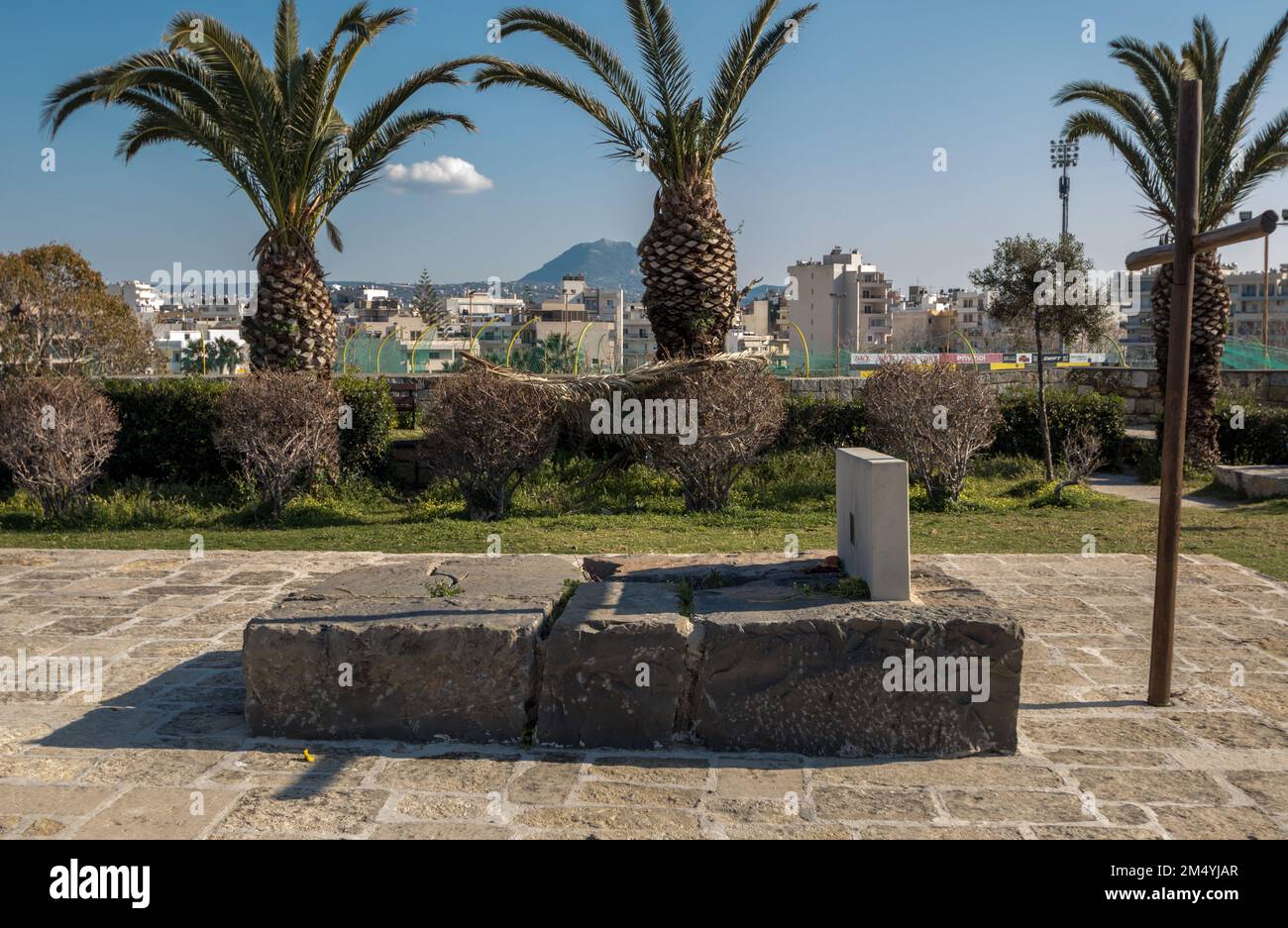 Candia, Creta, Grecia. La tomba del famoso scrittore greco Nikos Kazantzakis. Foto Stock