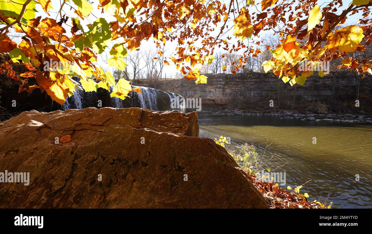 Le splendide cascate Upper Cataract Falls al Cataract Falls state Park in Indiana. Foto Stock