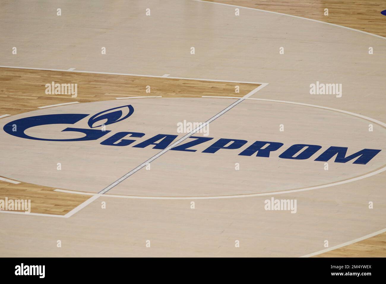 San Pietroburgo, Russia. 23rd Dec, 2022. Logo Gazprom visto durante la partita di pallacanestro della VTB United League tra Zenit St Petersburg e Enisey Krasnoyarsk Territory alla Sibur Arena. Punteggio finale; Zenit 78:59 Enisey. Credit: SOPA Images Limited/Alamy Live News Foto Stock