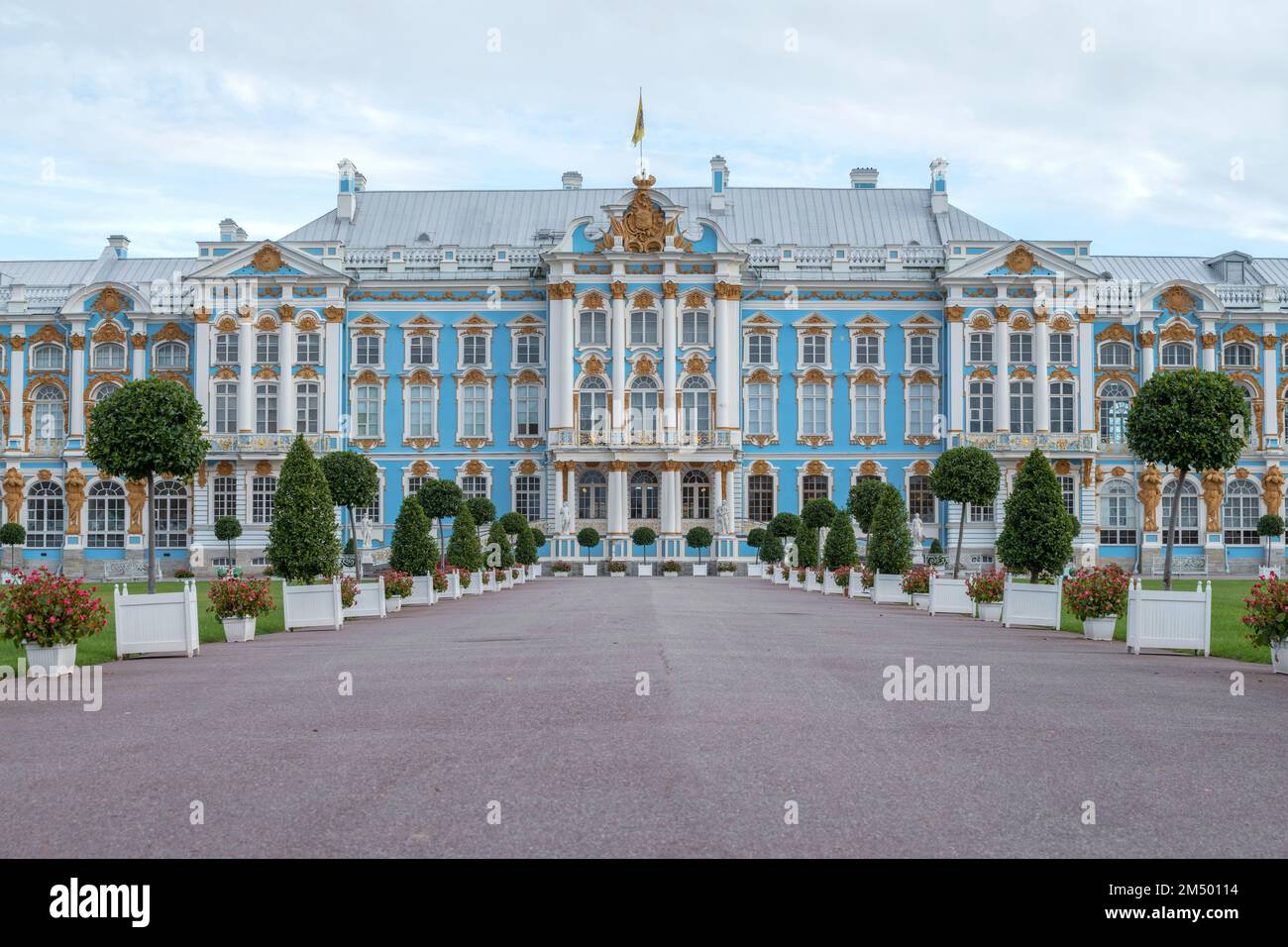 PUSHKIN, RUSSIA - 11 OTTOBRE 2022: Vista della facciata del Palazzo di Caterina in un giorno di ottobre nuvoloso. Tsarskoye Selo Foto Stock