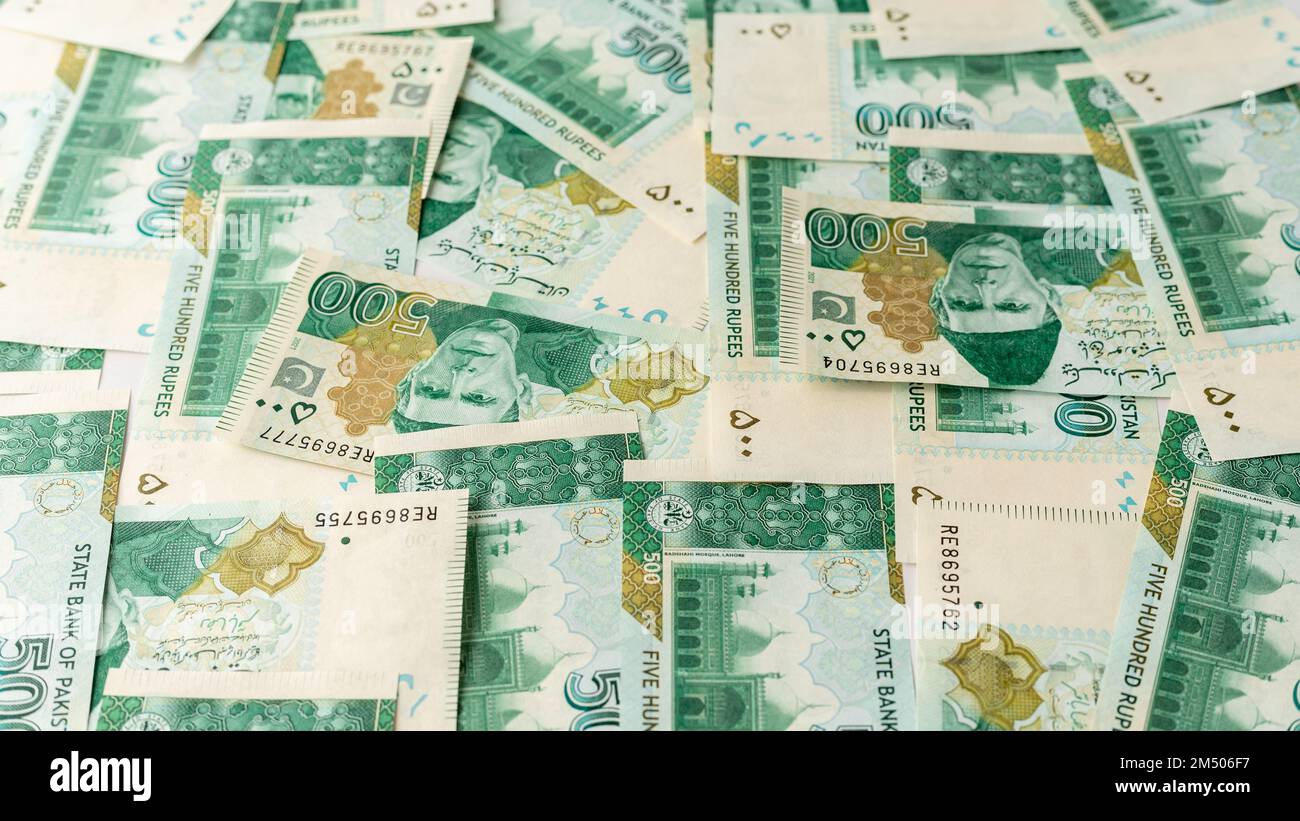 Valuta pakistana cinquecento banconote. messa a fuoco selettiva Foto Stock