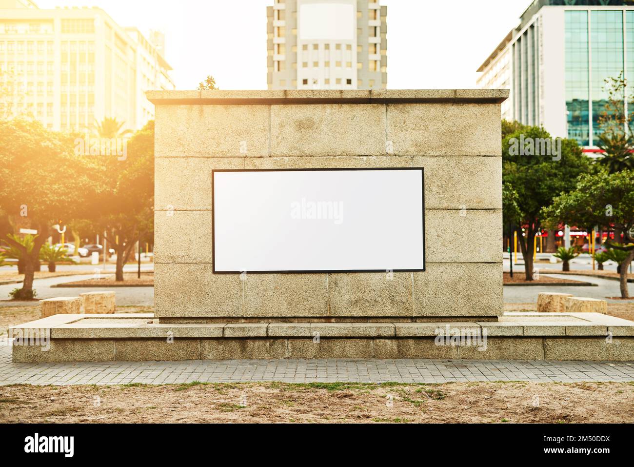 La pubblicità esterna può alzare il vostro profilo di azienda e fornire i risultati. un poster vuoto con spazio per aggiungere il proprio testo. Foto Stock