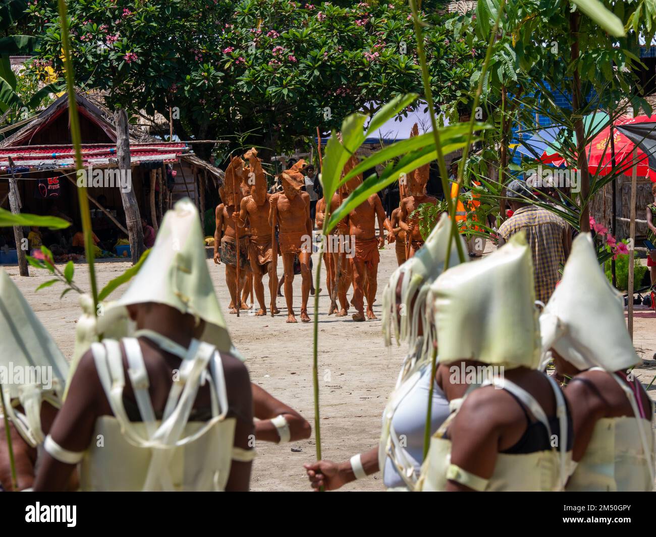 Danza personalizzata a Owaraha, o Santa Ana, Isole Salomone Foto Stock