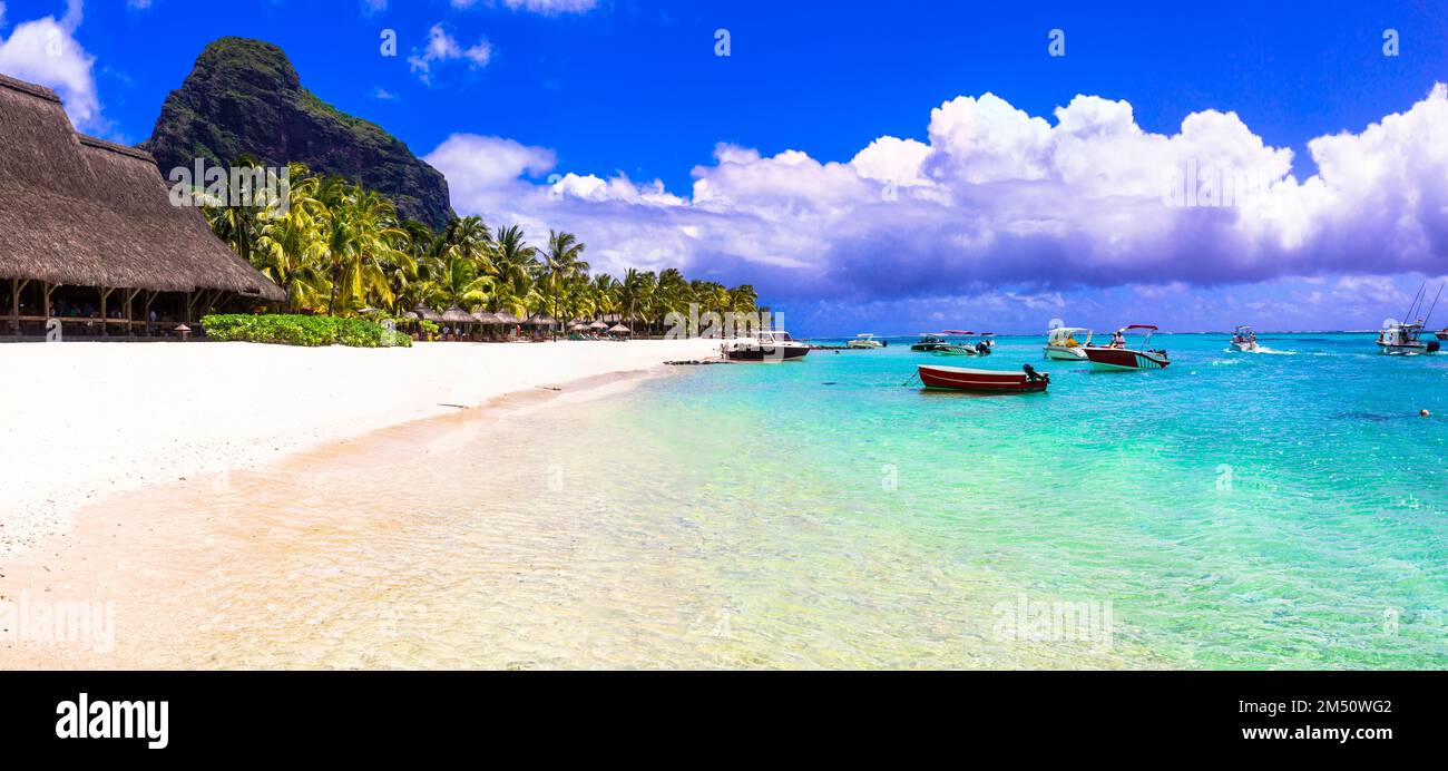 Isola dei sogni. paradiso tropicale. Migliori spiagge dell'isola di Mauritius, resort di lusso di le Morne Foto Stock
