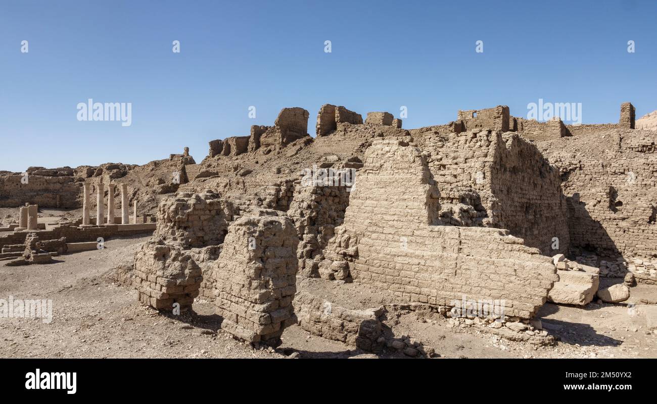 Pareti recintate a Medinet Habu, West Bank, Luxor, Egitto. Foto Stock