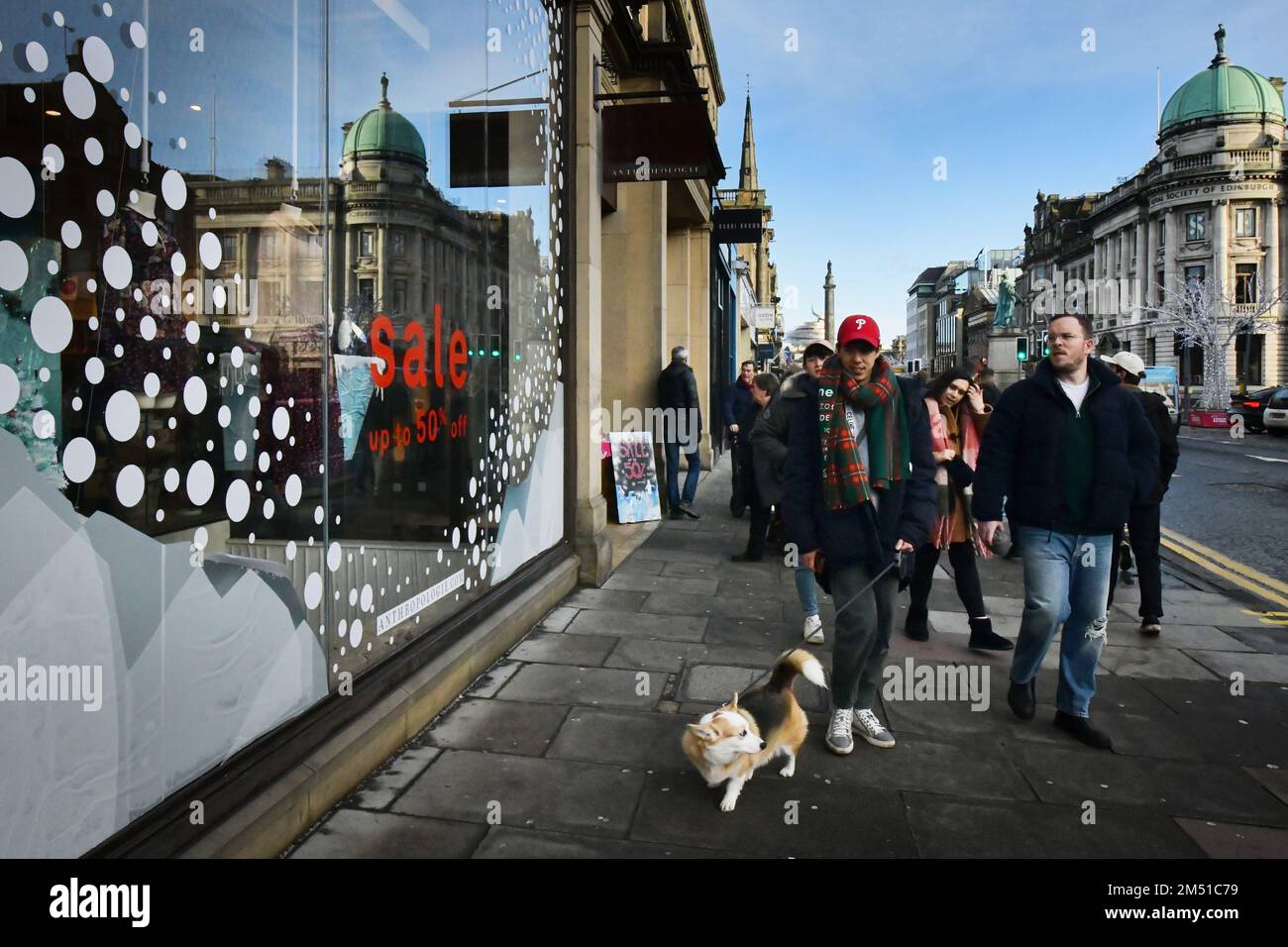 Edimburgo Scozia, Regno Unito 24 dicembre 2022. Natale a Edimburgo su George Street. credito sst/alamy notizie dal vivo Foto Stock