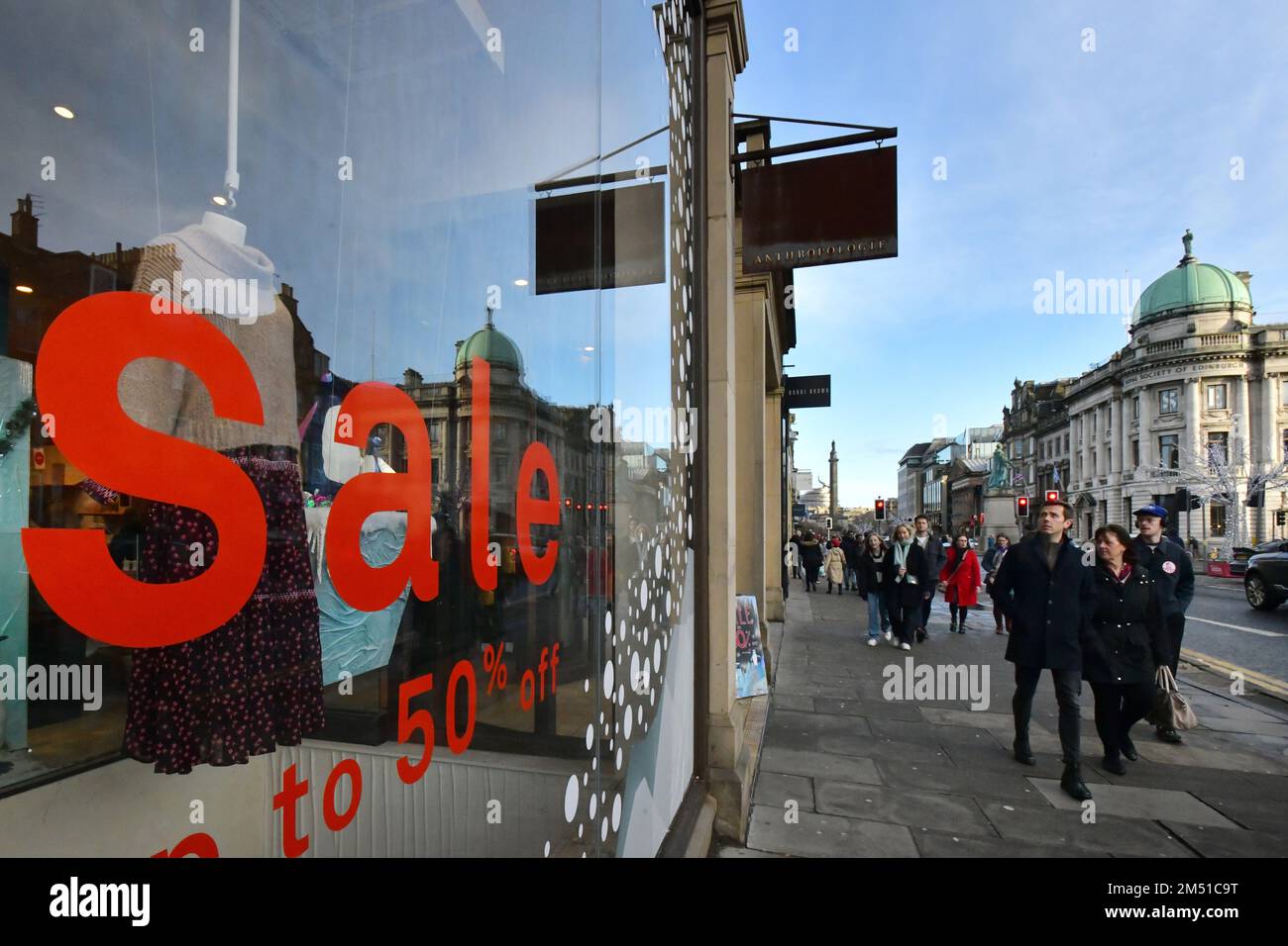 Edimburgo Scozia, Regno Unito 24 dicembre 2022. Natale a Edimburgo su George Street. credito sst/alamy notizie dal vivo Foto Stock