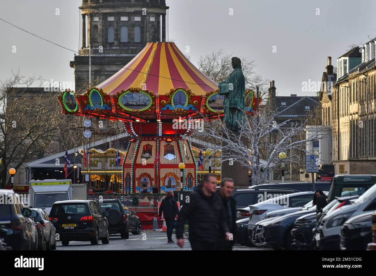 Edimburgo Scozia, Regno Unito 24 dicembre 2022. Natale a Edimburgo su George Street. credito sst/alamy notizie dal vivo Foto Stock